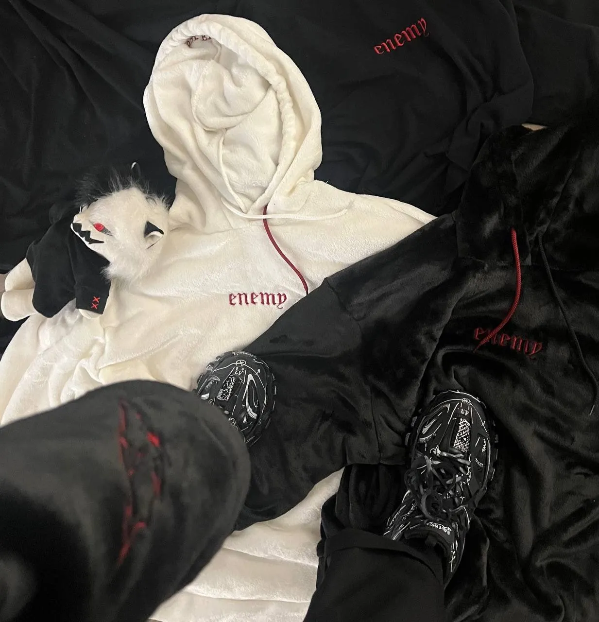 Zxcursed мерч. Alexander wang худи мужские. Одежда zxcursed. Курсед zxcursed. Курсед zxcursed.