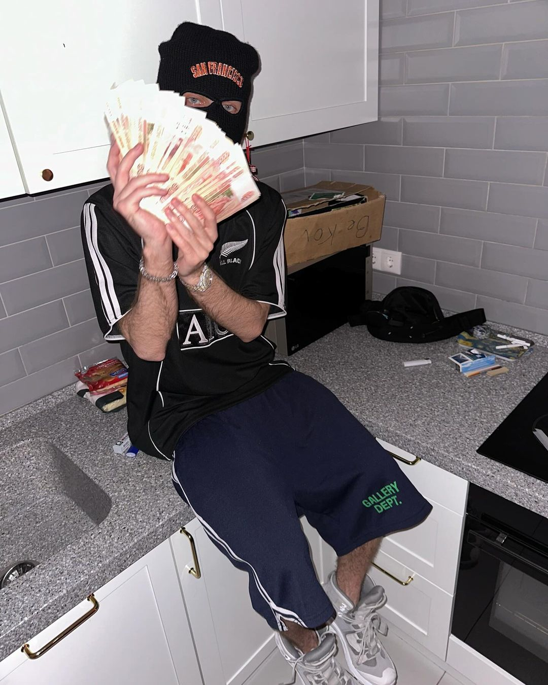 0xE1