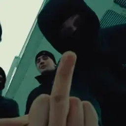 812