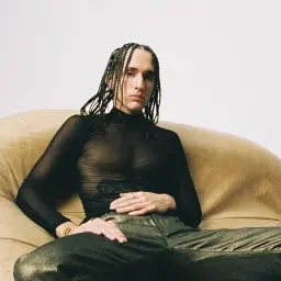 бледный