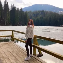 Elizabeth_Ang