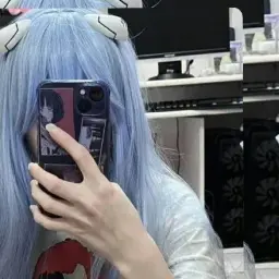 whiteelola