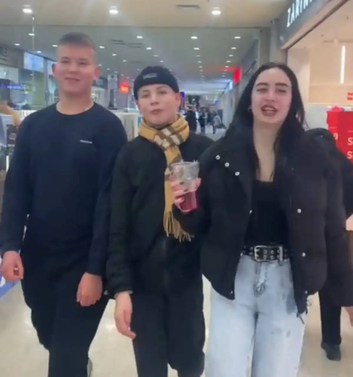 Можно ли стать несовершеннолетним. Нахождение несовершеннолетних на улице в ночное время. Условия работы несовершеннолетних обществознание. Подросток и закон. Несовершеннолетний возраст.