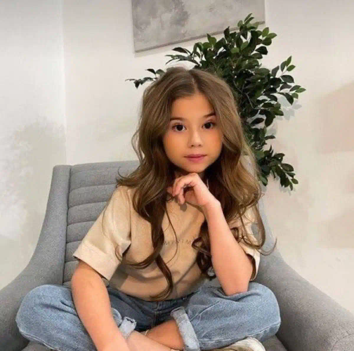 Милана хаметова родители